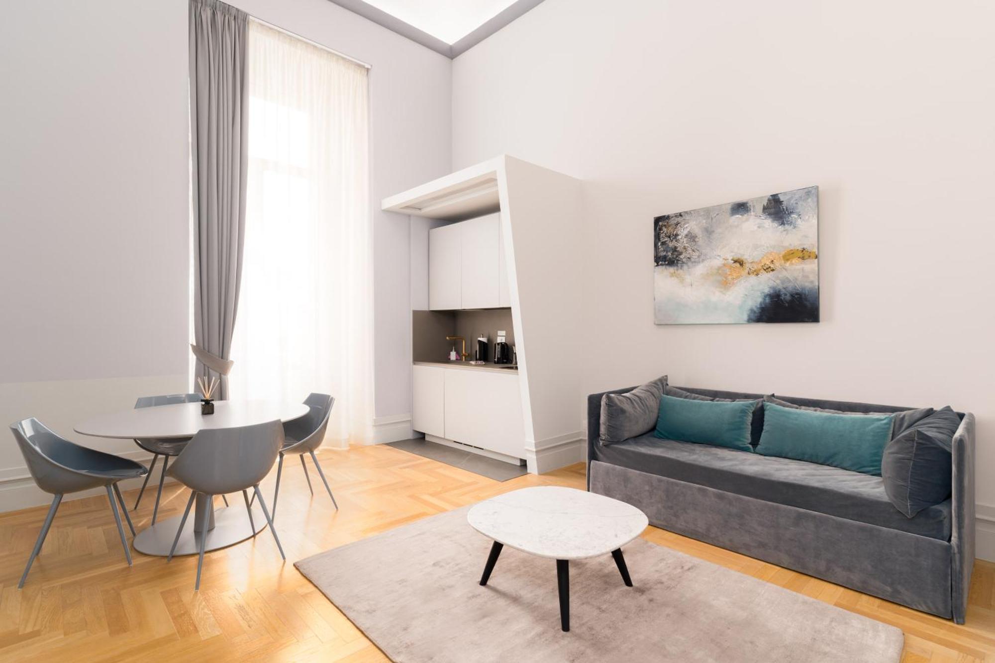 Limehome Lecce Palazzo Bn Buitenkant foto